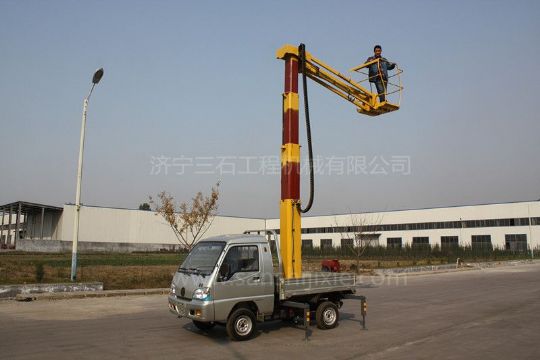 點(diǎn)擊查看詳細信息<br>標題：小型高空作業(yè)車(chē) 閱讀次數：3002