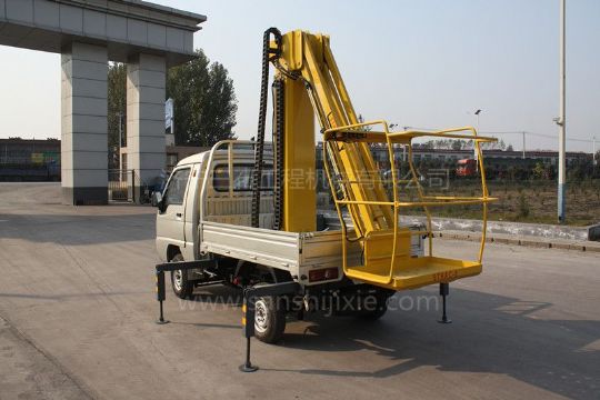 點(diǎn)擊查看詳細信息<br>標題：小型電動(dòng)高空作業(yè)車(chē) 閱讀次數：3193