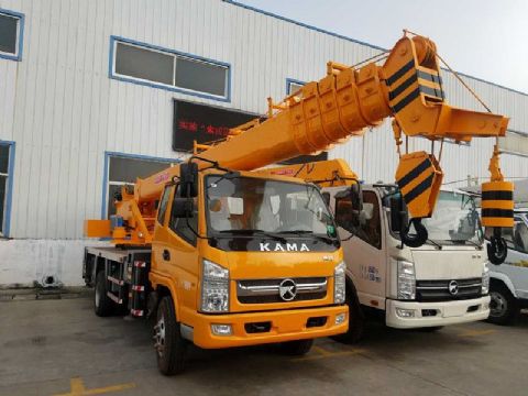點(diǎn)擊查看詳細信息<br>標題：10噸凱馬汽車(chē)吊 閱讀次數：2081