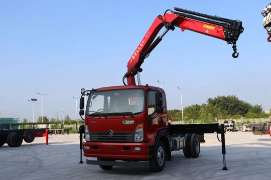 點(diǎn)擊查看詳細信息<br>標題：6.3噸折臂吊 閱讀次數：2746